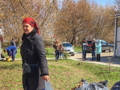 В Нижнекамском благочинии состоялся субботник на православном Чабинском кладбище