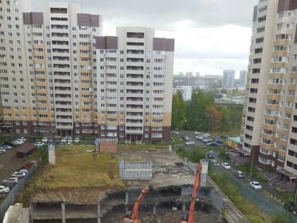 Казанские соципотечники после 5 лет судов получили детскую площадку на месте рухнувшего паркинга