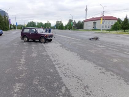 В Татарстане подростки на мопеде пострадали в аварии с «Нивой»
