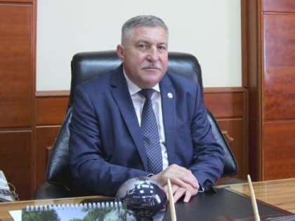 Лениногорских педагогов, школьников и студентов, их родителей, с началом нового учебного поздравил глава Лениногорского района Рягат Хусаинов