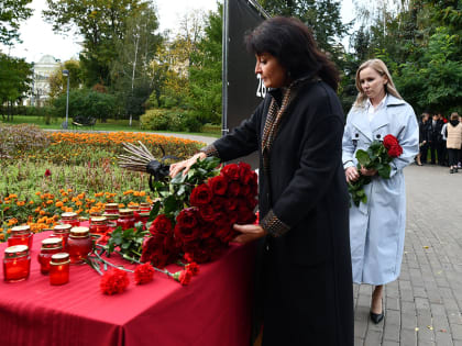 В Казани появился мемориал в память о погибших при стрельбе в школе Ижевска