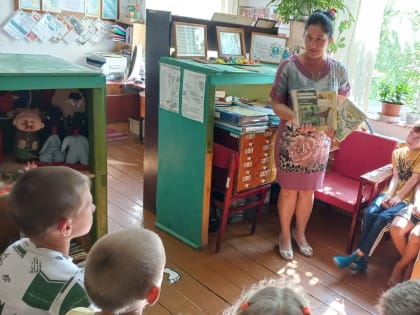 6 августа в Шармашинской сельской библиотеке собрались те, кто не равнодушен к окружающей нас среде на викторину «Мир зверей и птиц сходит со страниц».