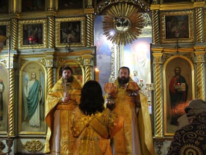 В Неделю 24-ю по Пятидесятнице в храме Казанской иконы Божией Матери города Чистополя состоялось праздничное богослужение