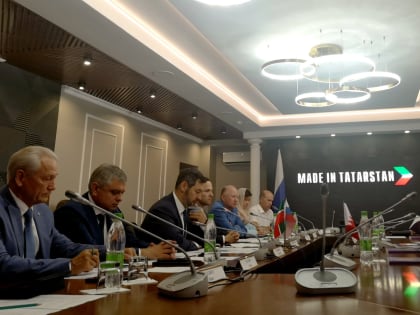Олег Коробченко встретился с министром нефти и экологии Королевства Бахрейн