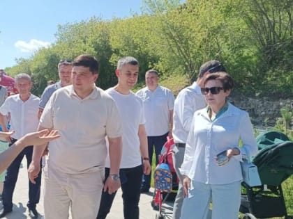 Флайборды, мороженое, аниматоры, яркий концерт – в первый день лета в Менделеевске открыли благоустроенный пляж