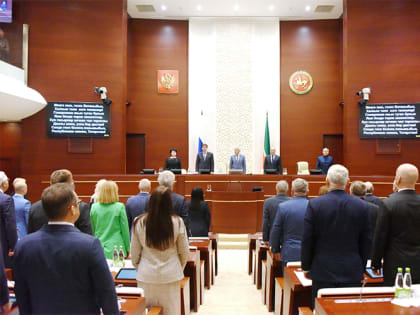 Азат Хамаев: «Сколько мы таких туфтовых законов приняли? Они не будут работать!»