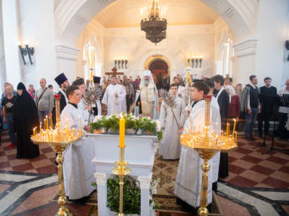 В канун праздника Вознесения Господня митрополит Кирилл совершил всенощное бдение в Александро-Невском храме Казани
