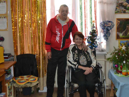 Одиноких пожилых елабужан поздравили с Новым годом