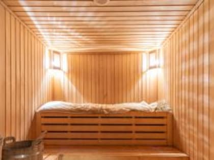 Сотня посетителей общественной бани в Казани вышли на улицу, спасаясь от пожара