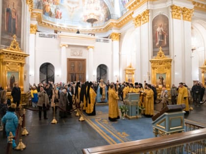 В канун Нового года митрополит Кирилл совершил молебное пение на новолетие в Казанском кафедральном соборе