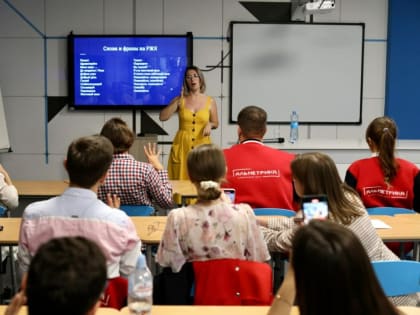 Арт-проект «Сказки о золотых яблоках» выпустил цикл видео на русском жестовом языке