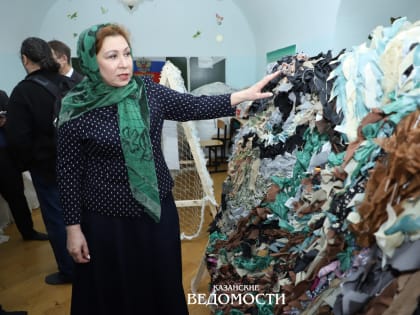 С молитвой: в казанской мечети Аль-Марджани сплели 150 маскировочных сетей для бойцов СВО