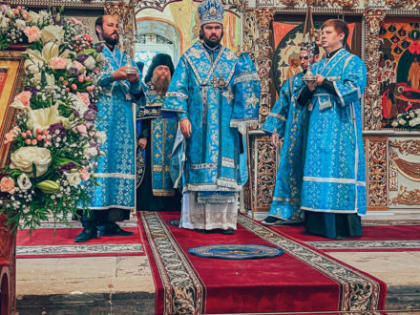 В канун праздника Успения Пресвятой Богородицы епископ Мефодий совершил Всенощное бдение в Богородице-Успенском мужском монастыре града Свияжск