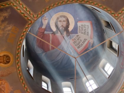 В храмах и монастырях Казанской епархии совершаются молебны о воинах и мире на Руси