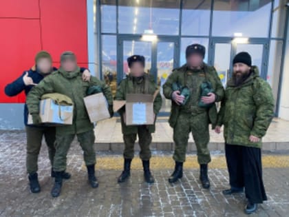 "Нам важно осознавать, что нас поддерживают»: руководитель епархиального отдела по взаимодействию с Вооруженными силами передал гуманитарную помощь мобилизованным из Алькеевск