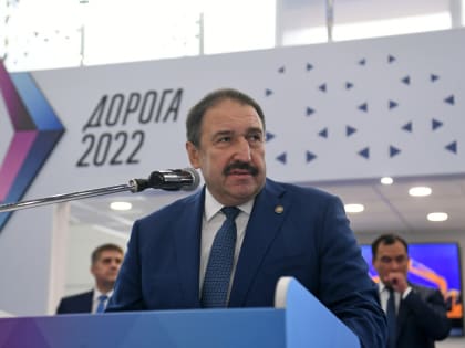 Премьер-министр Татарстана открыл выставку «Дорога-2022» в Казани
