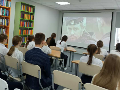 Для нурлатских школьников провели час истории "Мы помним их имена"