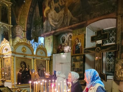 За ночным богослужением в храме Казанской иконы Божией Матери г. Чистополь возносились молитвы о Российском воинстве