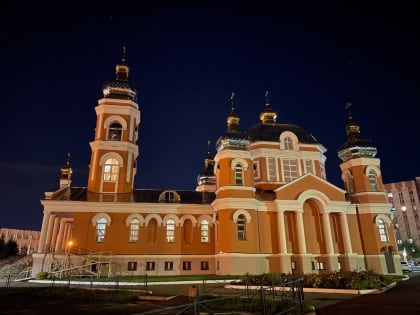 Молитвы о Российском воинстве вознесены за ночным богослужением в Серафимовском храме