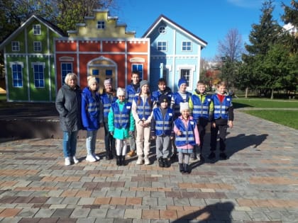 Воспитанники воскресной школы «Святой источник» совершили увлекательную экскурсию в детский автогородок