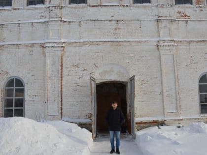 Молодой предприниматель занимается восстановлением храмов