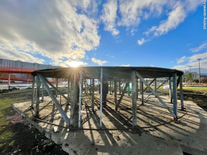 Главную площадь в Челнах начали готовить к Новому году