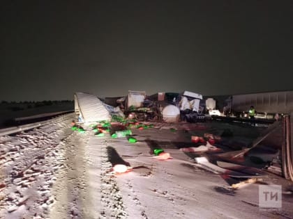 В массовом ДТП на трассе М7 в Татарстане пострадали три человека