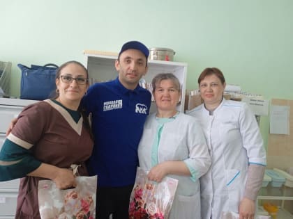 «Молодая Гвардия» Республики Татарстан подарила подарки медицинским работникам в честь праздника