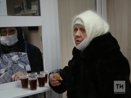«Чувство голода невыносимо»: что приводит казанцев в пункт бесплатного питания?