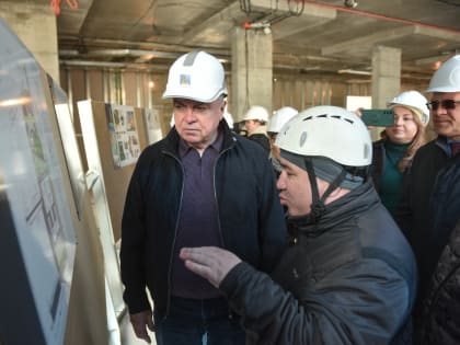 Наиль Магдеев побывал на строительстве школы в 34 комплексе