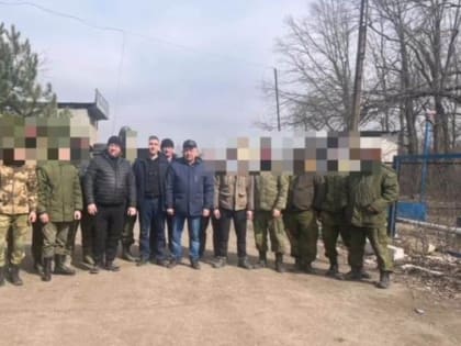 Встретились с нашими ребятами в Волновахе и Новой Каховке