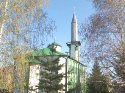 Нурлатцы отметили один из двух значимых праздников в исламе – Ураза-байрам