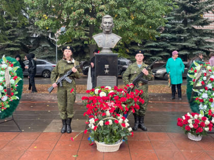 В Лениногорске состоялось открытие мемориала Герою России Дамиру Исламову