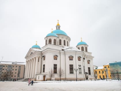 В Неделю о мытаре и фарисее митрополит Кирилл совершил Литургию в Казанском кафедральном соборе