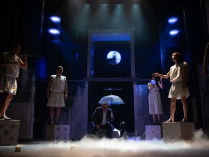 Театральный сезон в Мензелинском драмтеатре завершился премьерой «Еда для всех»