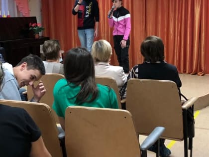 В турнире по шашкам сразились воспитанники Реабилитационного центра и пенсионеры