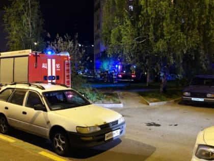 В горящей квартире на Фучика в Казани пожарные обнаружили тело погибшего человека