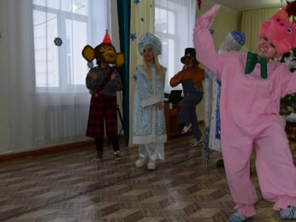 В ЦДТ прошел новогодний утренник для детей членов профсоюза исполкома.