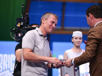 Елабужских руководителей наградили Почетным знаком «За заслуги в развитии физической культуры и спорта РТ”