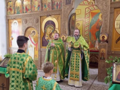 В храмах Покровского благочиния прошли праздничные богослужения