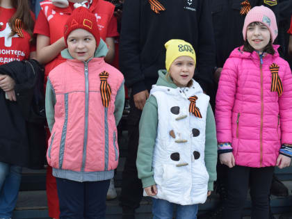 У Дома техники Бугульмы волонтеры культуры организовали музыкальный флешмоб