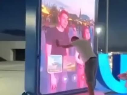 «Пустите в Казань!»: в Сочи мужчина пытался попасть в столицу Татарстана через экран