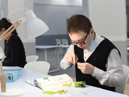 Вокал, арт-мастерская и адаптивный вин-чун: в инклюзивном досуговом центре «Симург» откроются новые кружки