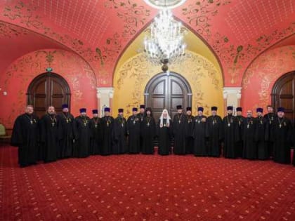 Патриарх Кирилл встретился с клириками, совершившими командировки в зону СВО