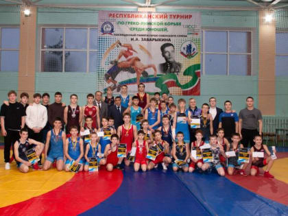 10 медалей завоевали спортсмены из Лениногорска на республиканском турнире по греко-римской борьбе