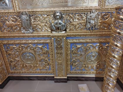 В храме Рождества Христова города Нижнекамска устанавливают иконостас