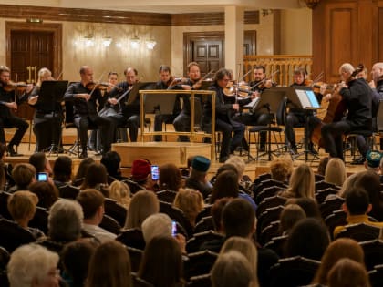 «Обещал вернуться домой героем»: в Казани для семей мобилизованных прошел концерт