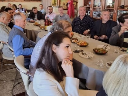 Представители тюркских народов споют на юбилейном вечере Бедроса Киркорова песню «Алеша» по-татарски