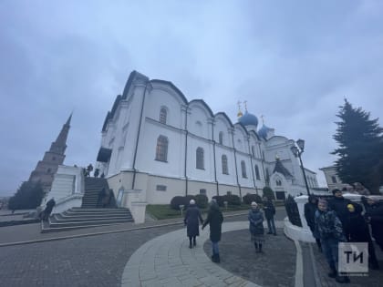 В Казани начался утренний молебен в праздник Казанской иконы Божией Матери