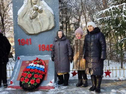 Выставка  "Гордимся славою героев"